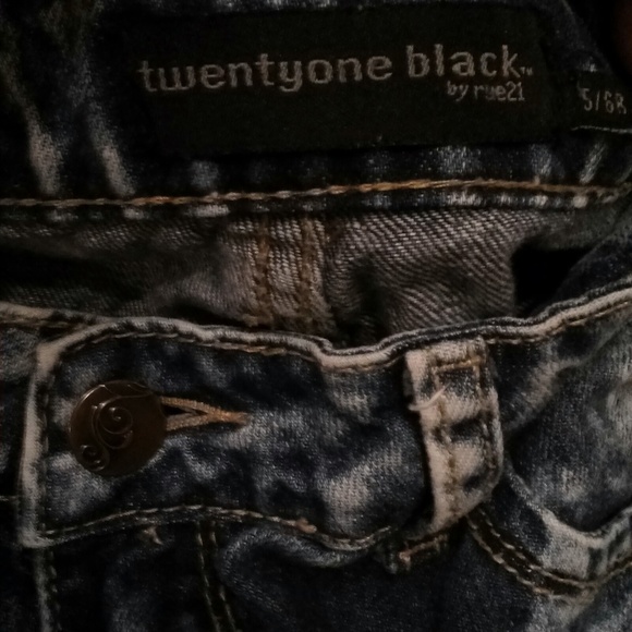 JEANS - Picture 4 of 4